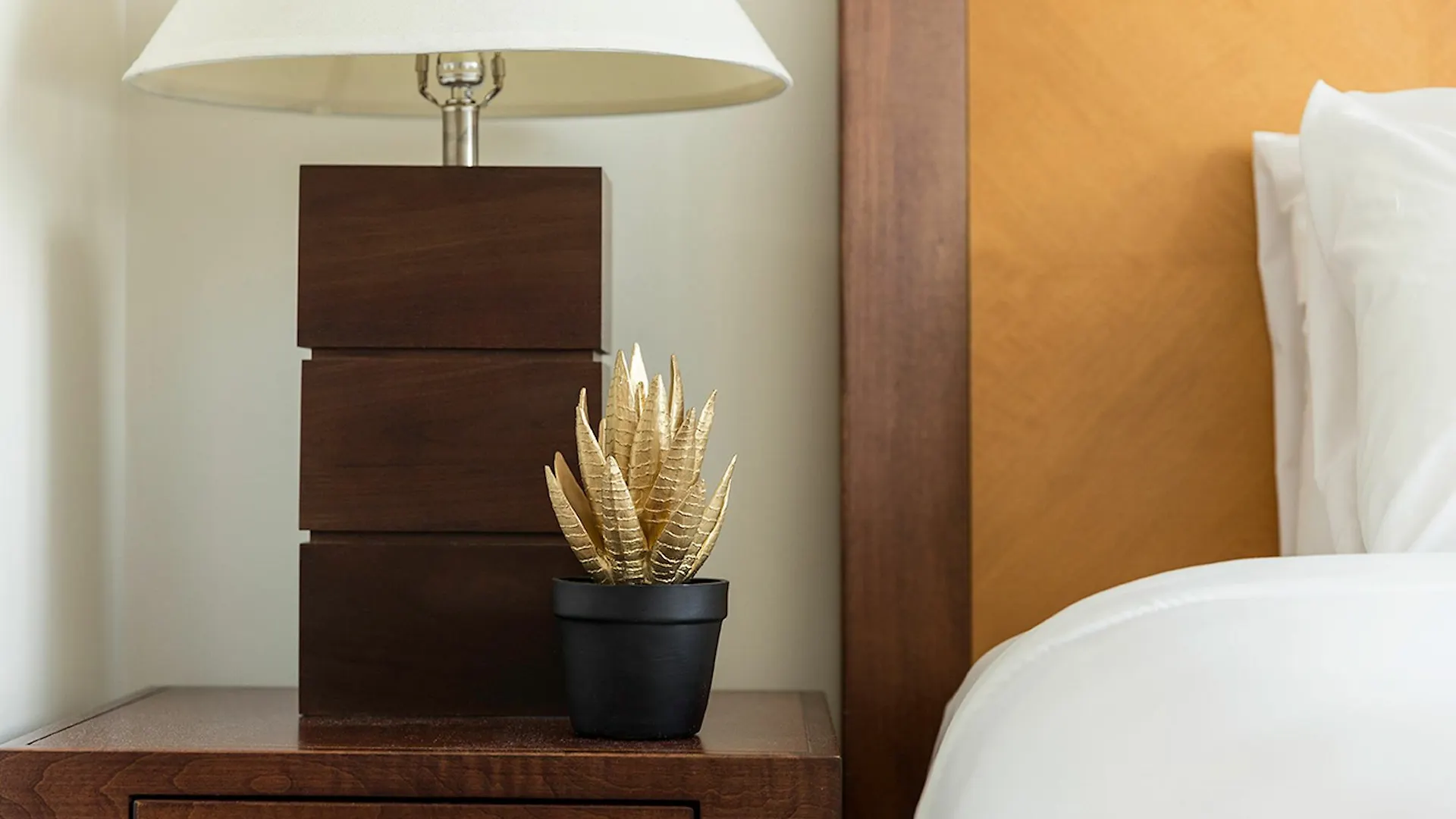 ****  Posh 2Br In Chinatown By Sonder Hotel Vancouver Canada