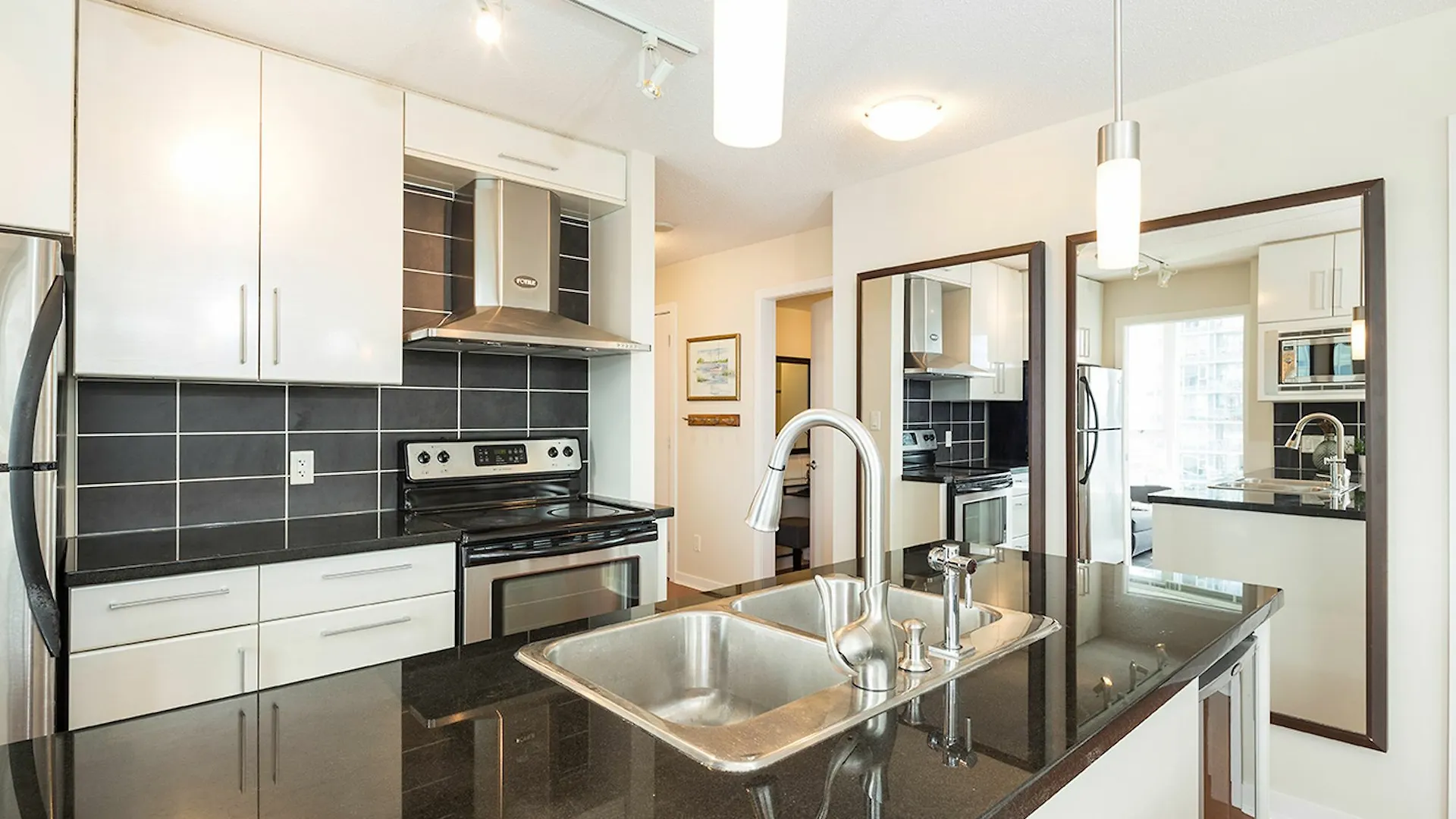 Posh 2Br In Chinatown By Sonder Hotel Vancouver 4*,