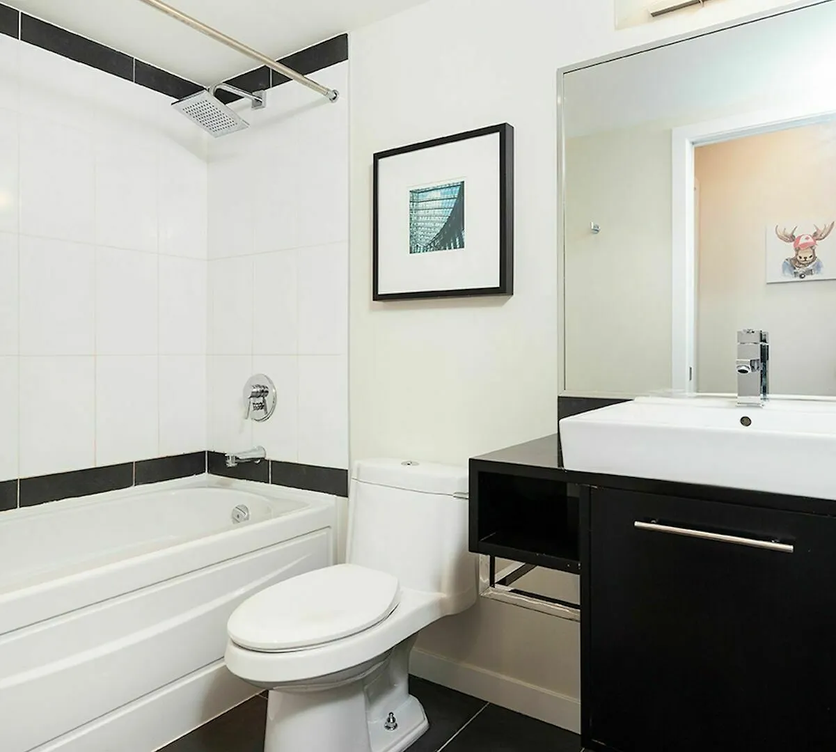 Posh 2Br In Chinatown By Sonder Hotel Vancouver Canada